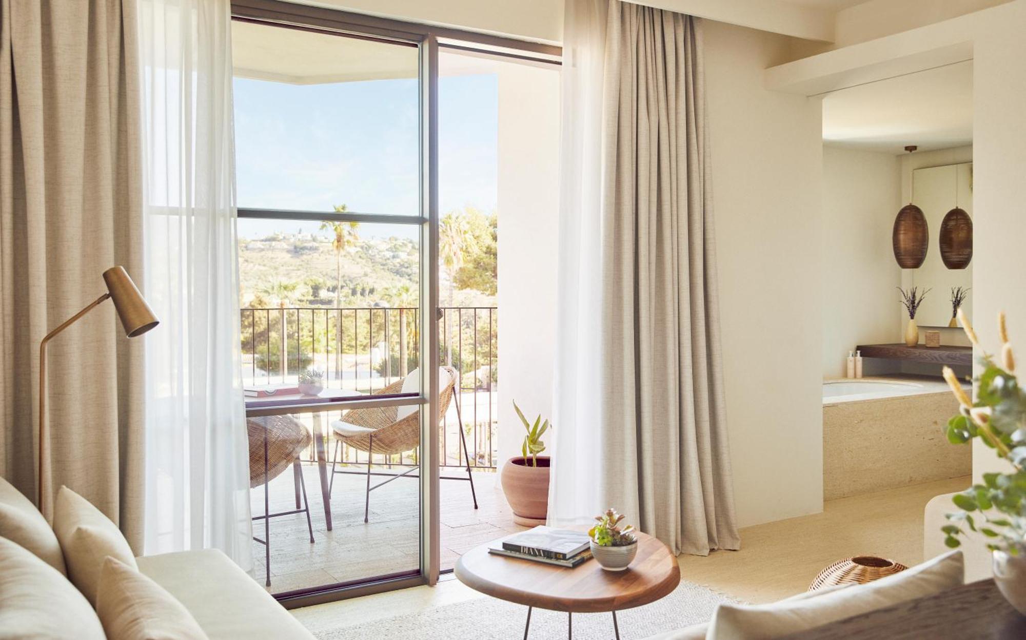 Junior Suite with Garden View,1646979710:JPEG